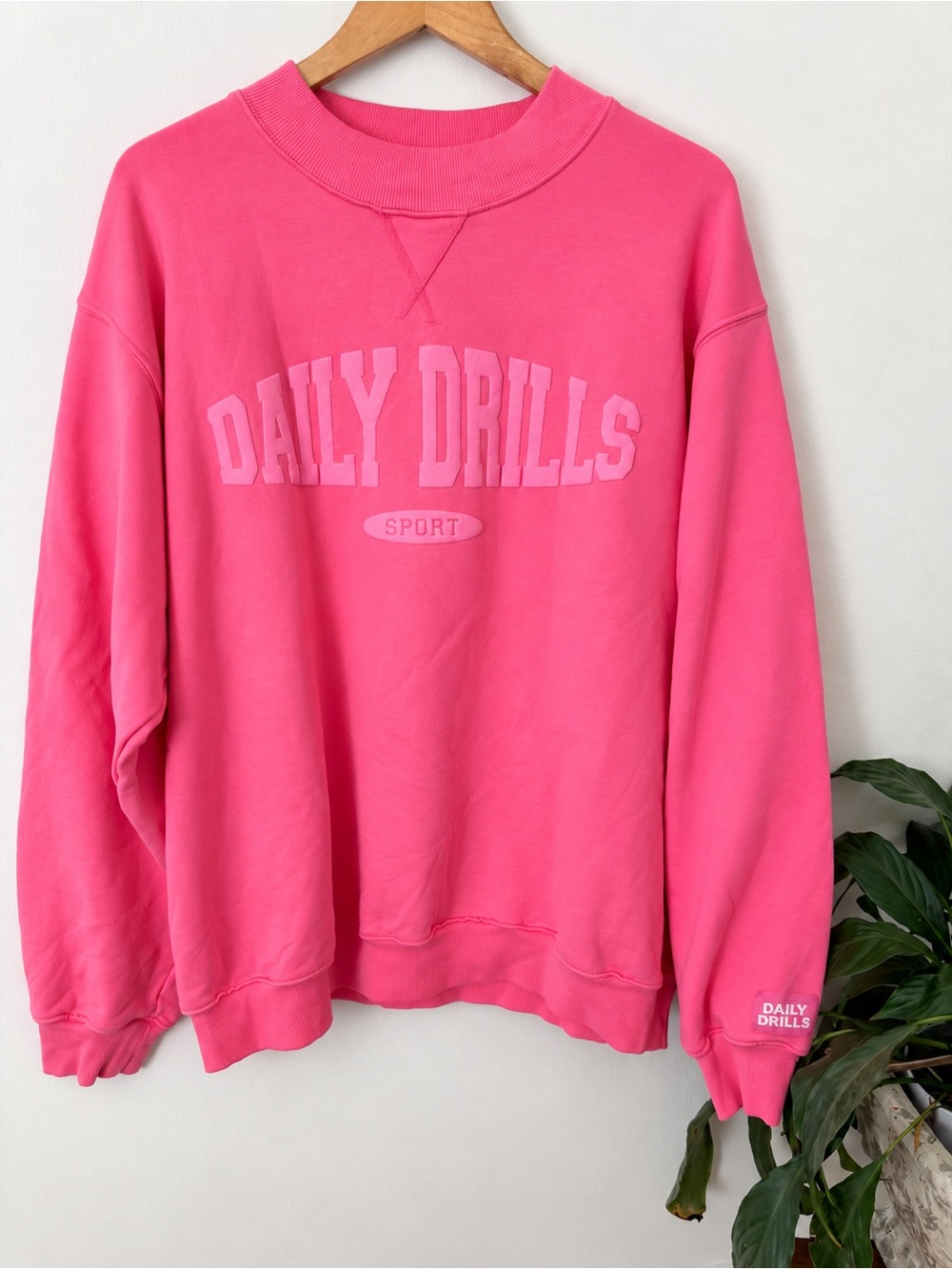 (M/L) Daily Drills “cheeks” Pink Crewneck Sweatshirt